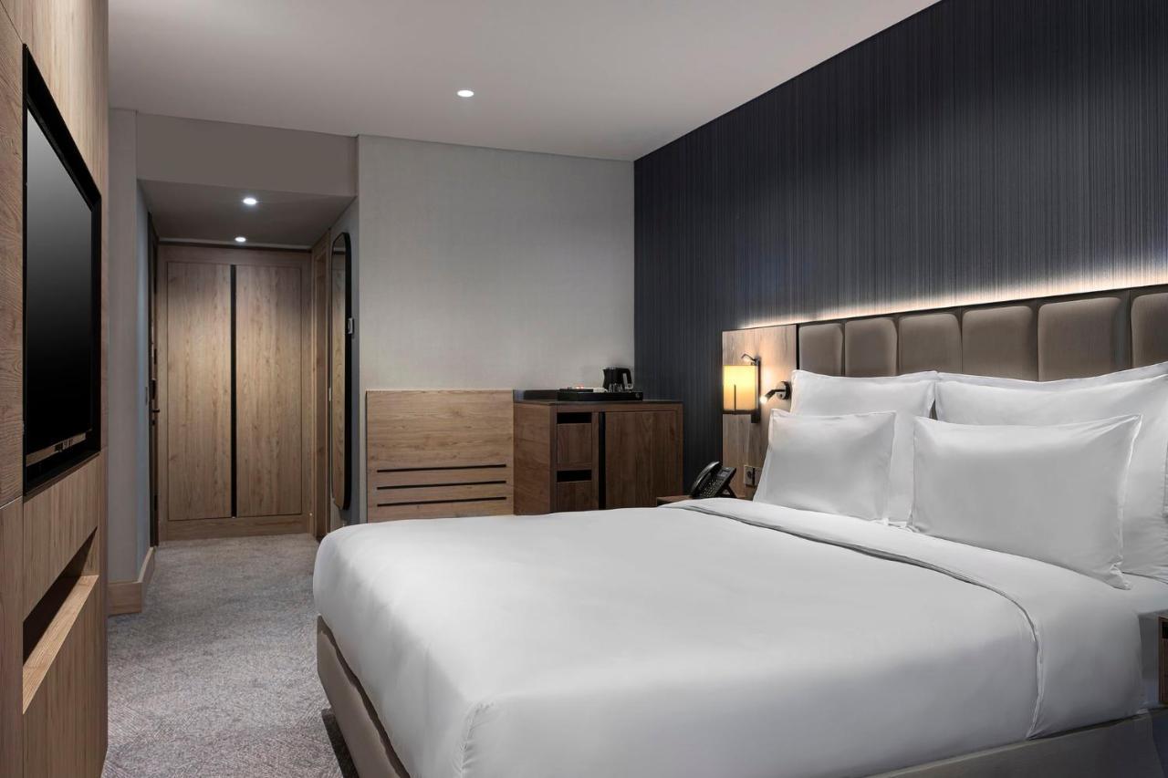 Crowne Plaza Istanbul - Ortakoy Bosphorus By Ihg Hotel Exterior photo