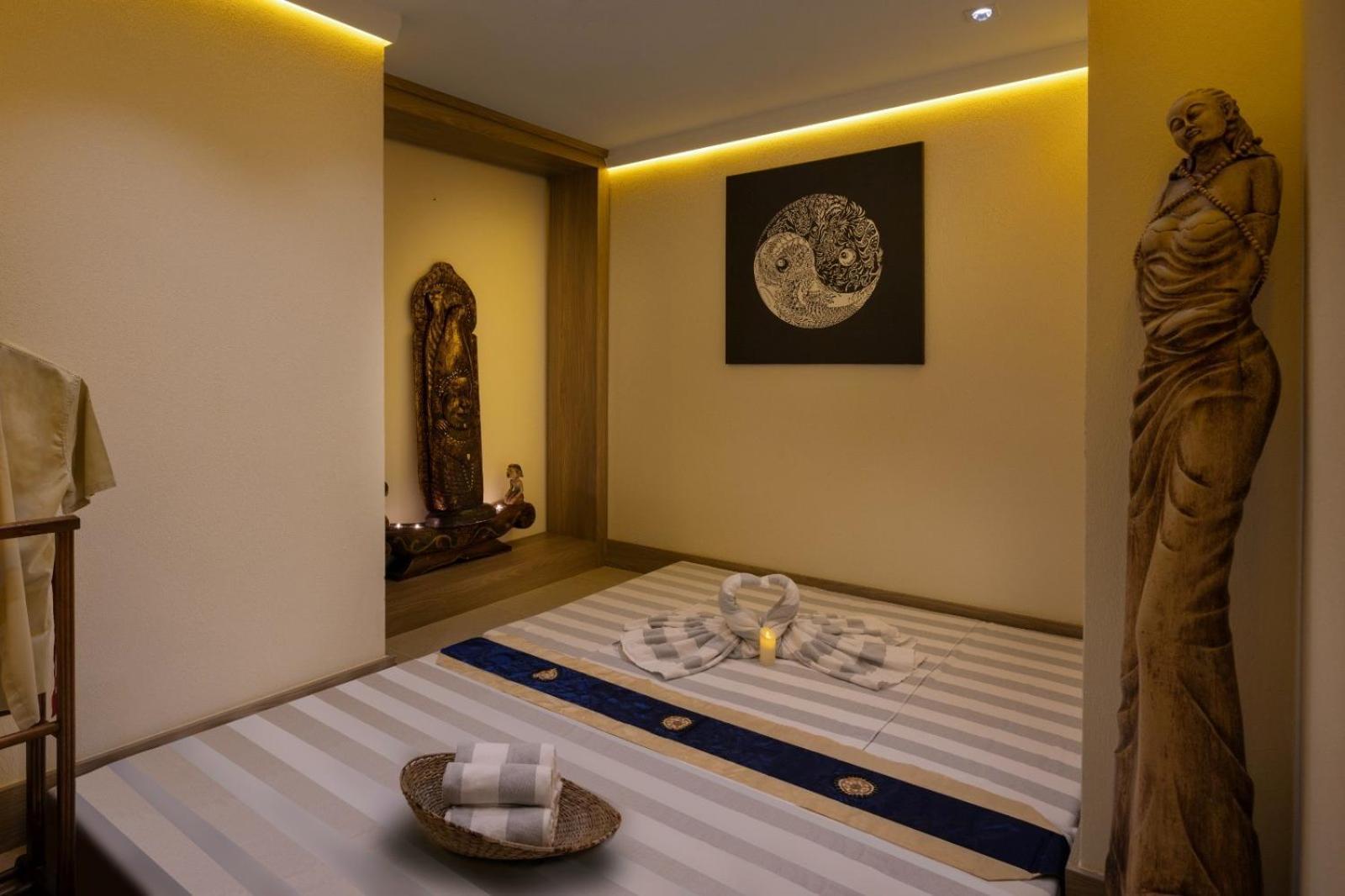 Crowne Plaza Istanbul - Ortakoy Bosphorus By Ihg Hotel Exterior photo